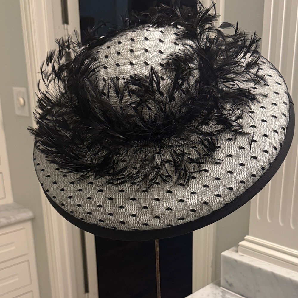 Kokin Chic Black Feathered Women's Hat